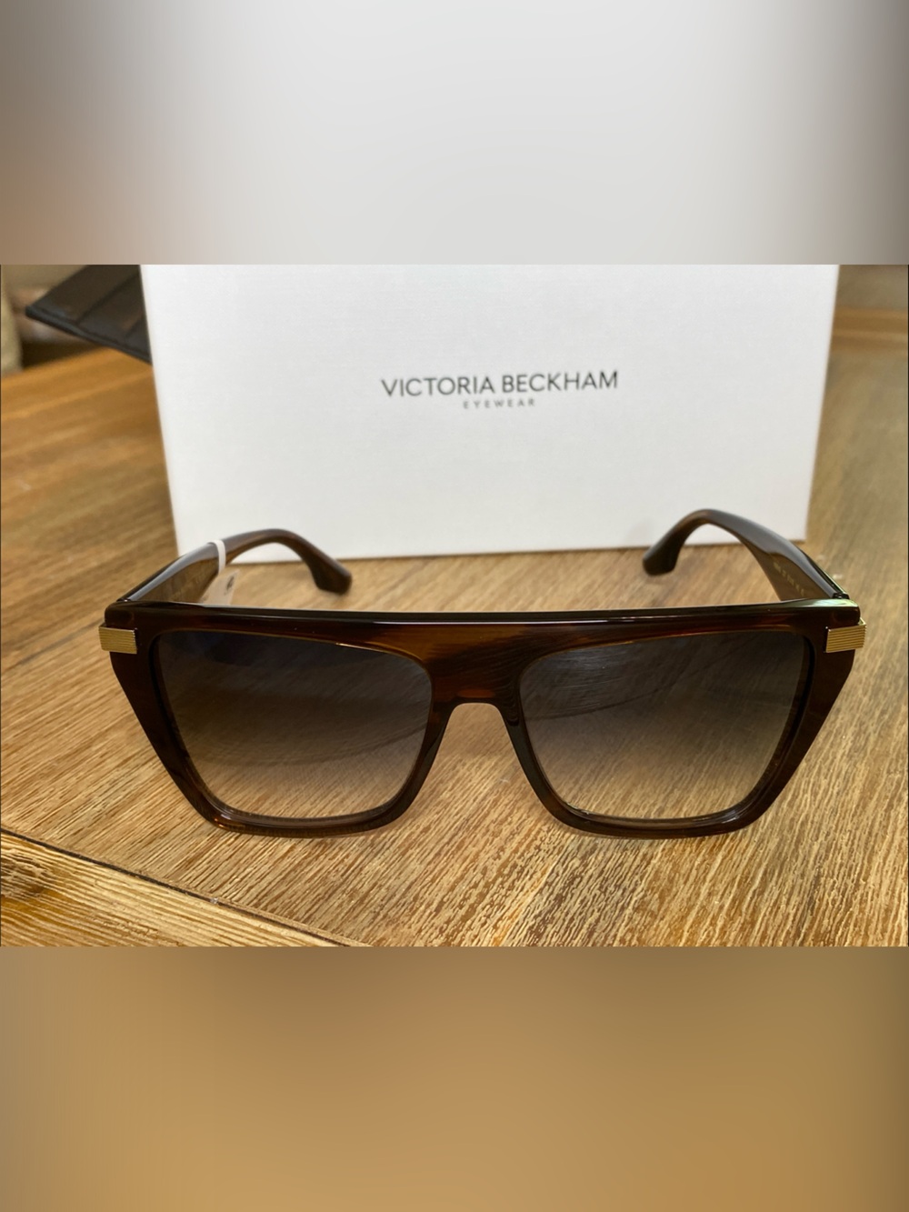 NWT Victoria Beckham Brown Gradient Square Sunglasses with Gold Accents - Picture 4 of 5